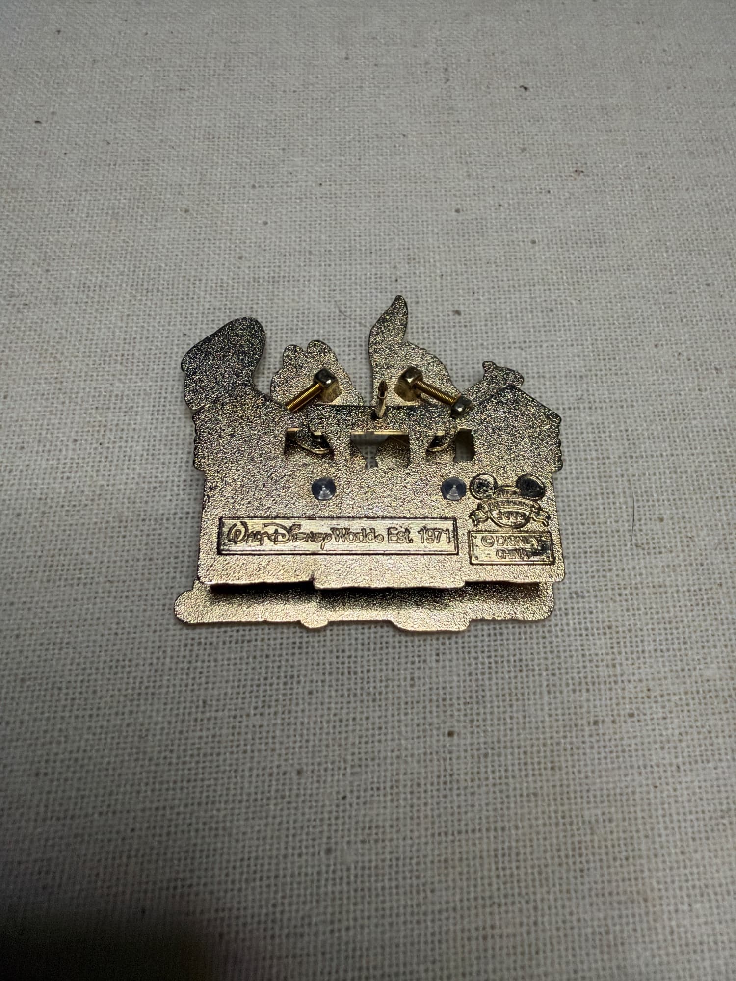 Chip/Dale Interactive Arms Pin, the back