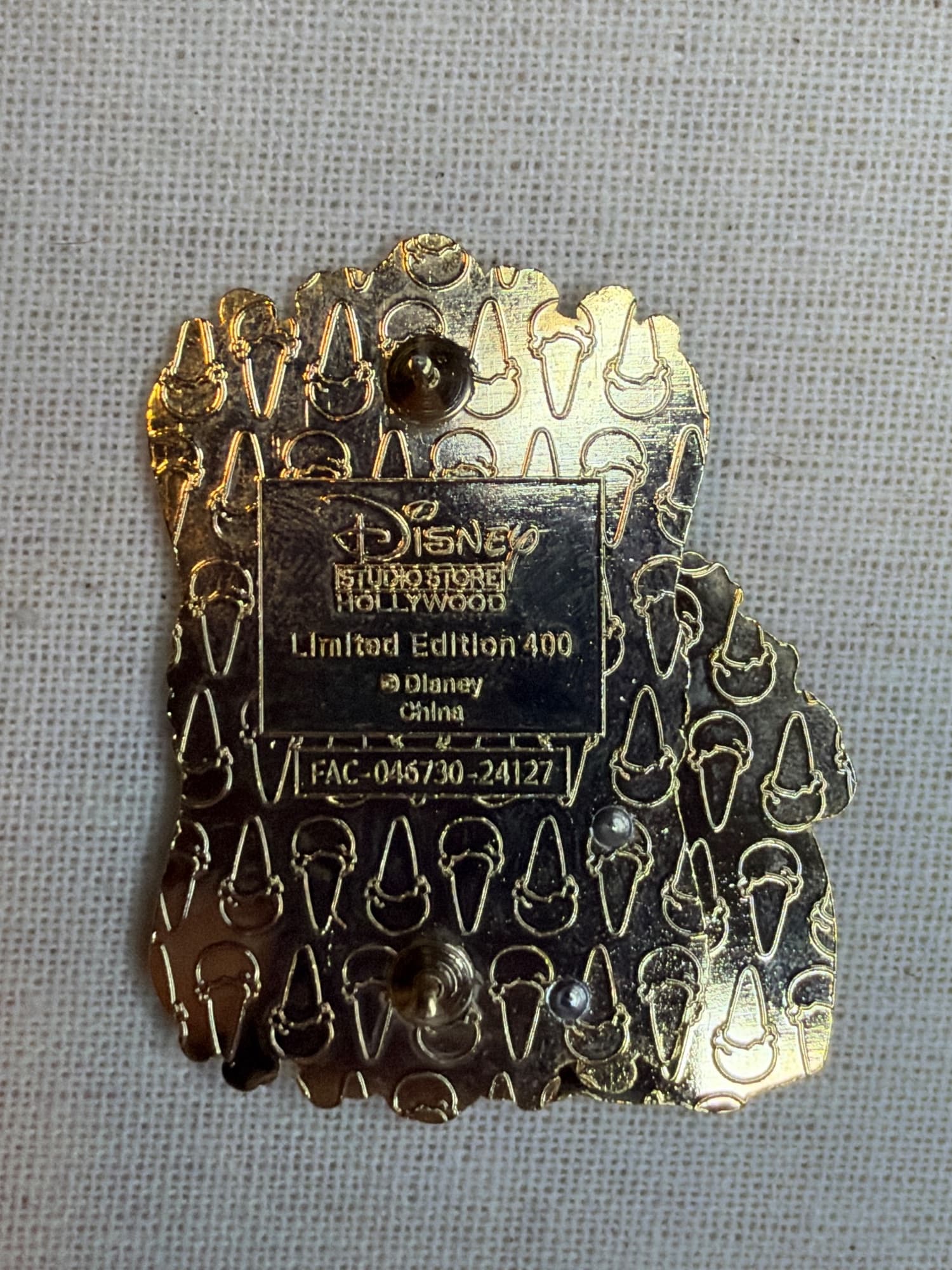 DSSH Queen of Hearts Pin, the back
