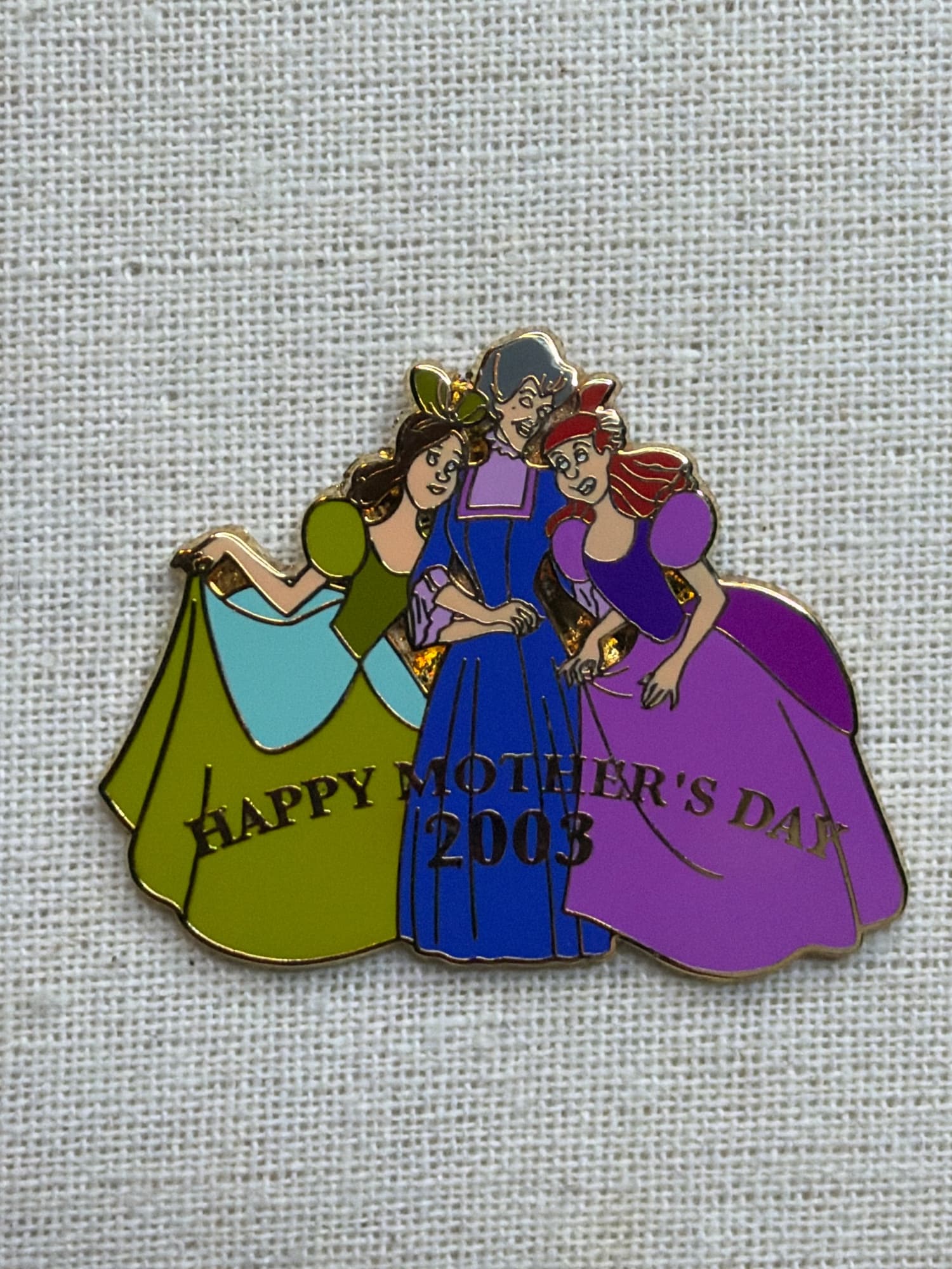 2003 Mother’s Day Stepsister Pin, the front
