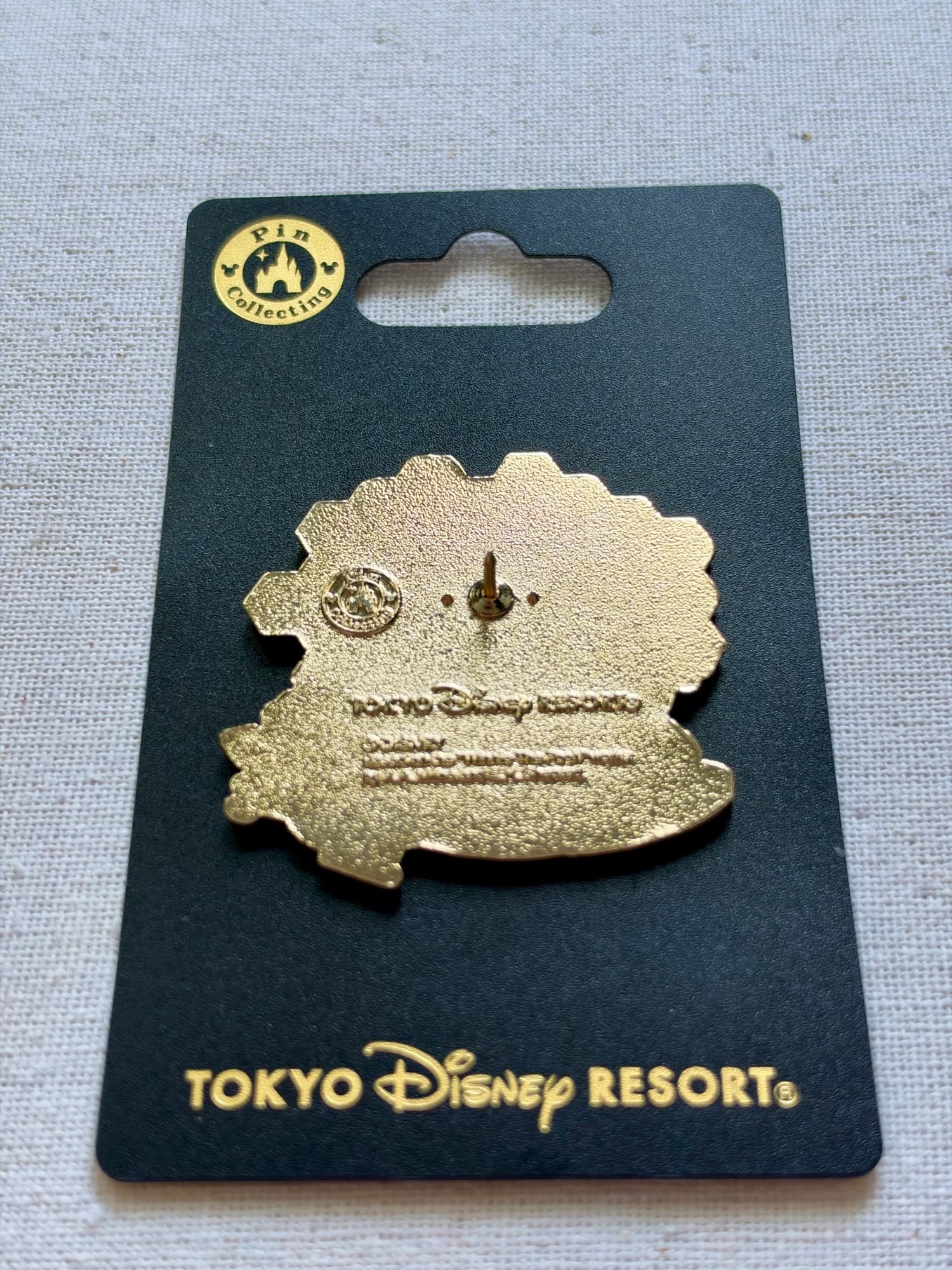 Tokyo Pooh’s Hunny Hunt Pin, the back