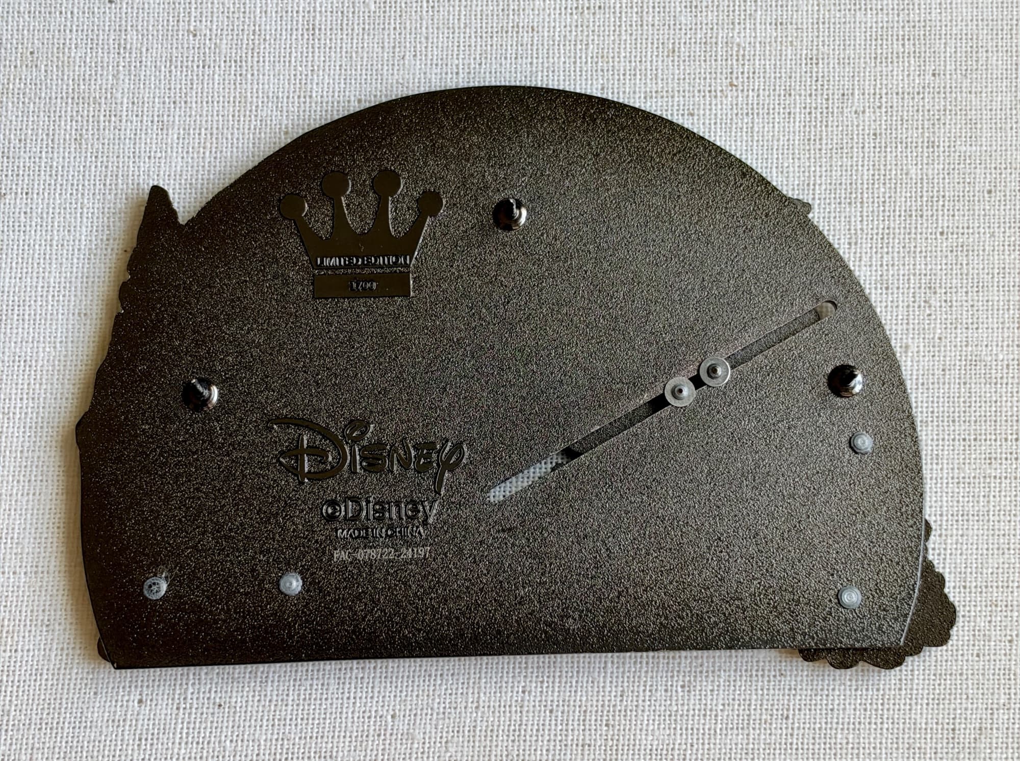 JUMBO Mickey/Minnie Sledding Pin - Interactive, the back