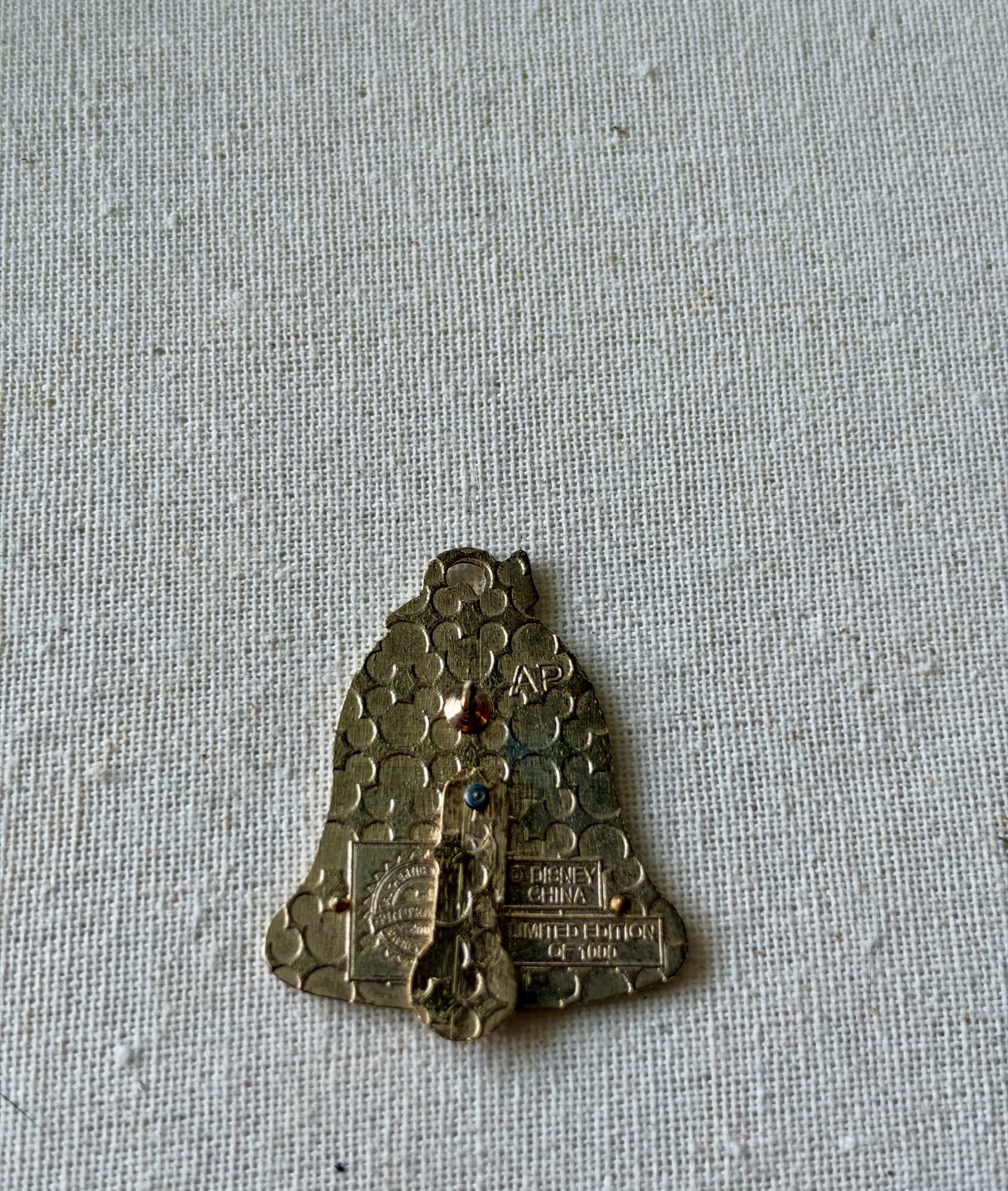 Goofy Paradise Pier Holiday Pin - AP Stamp, the back