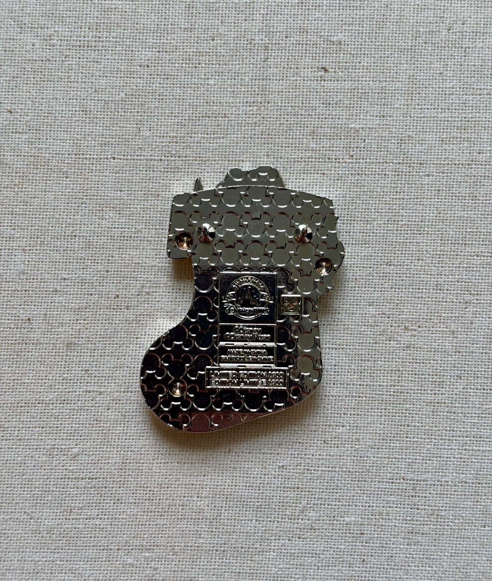 Dory Art of Animation Stocking Pin, the back