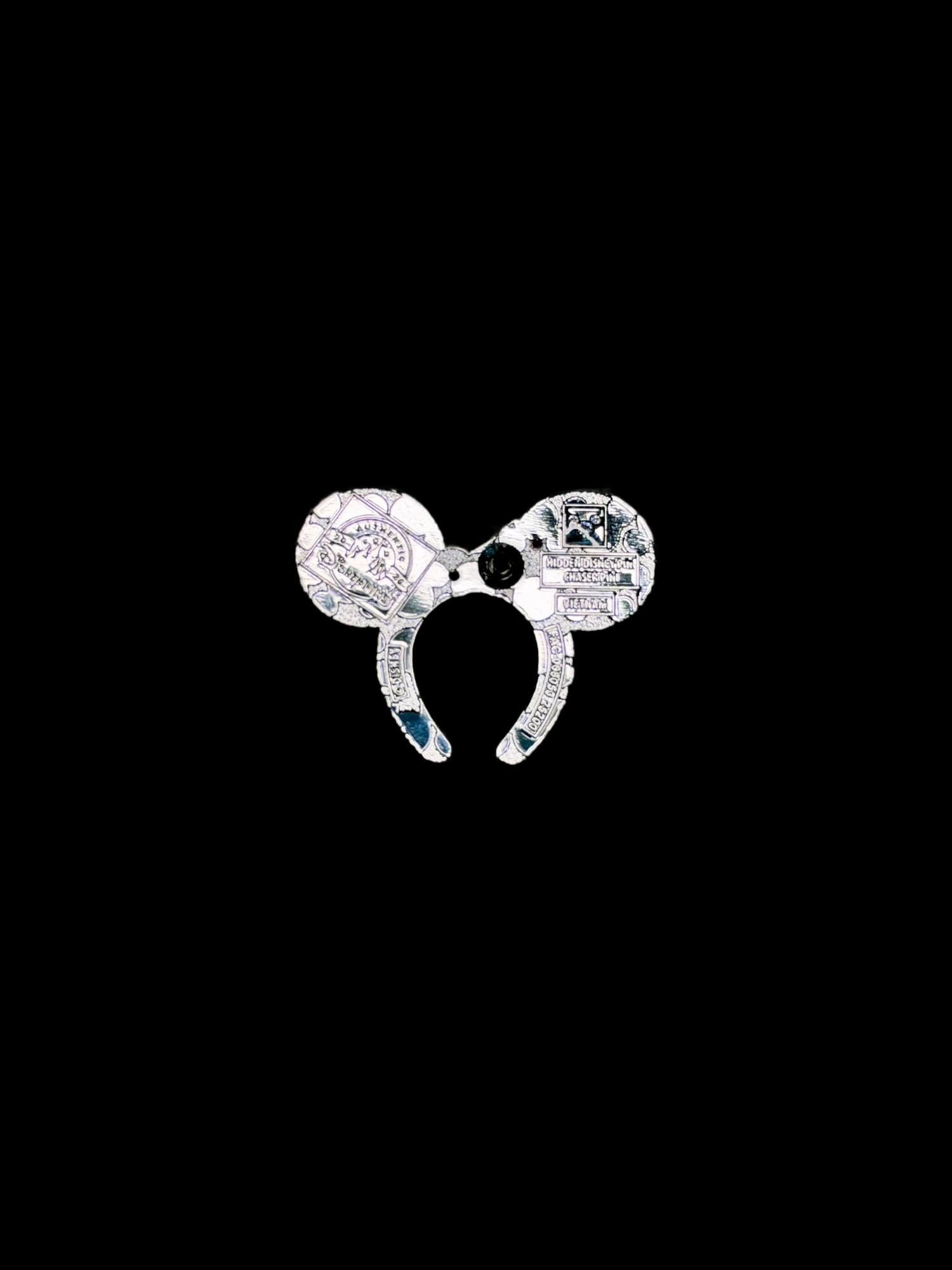 DLR Jaq & Gus Chaser Hidden Mickey Pin, the back
