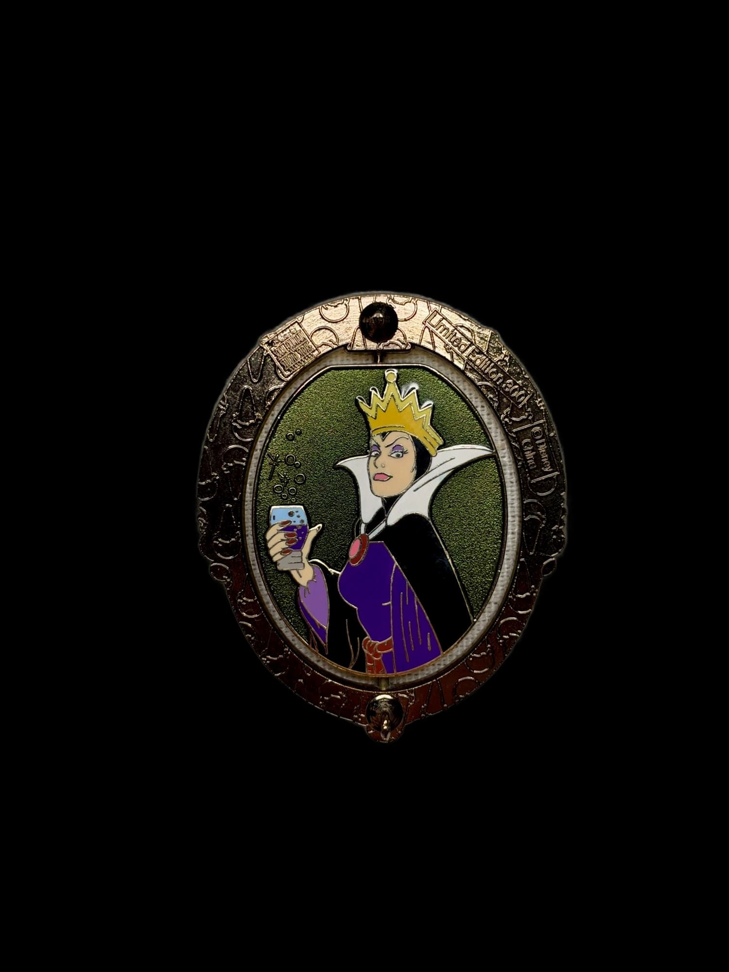 Disney Soda Fountain Evil Queen/Old Hag Spinner Pin, the back